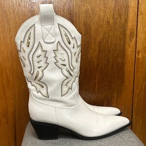 Lulu's White Embroidered Western Mid-Calf Lace-Up Boots